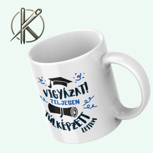 Vigyázat teljesen túlképzett lettem bögre