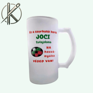 szurkolói sörös korsó névvel