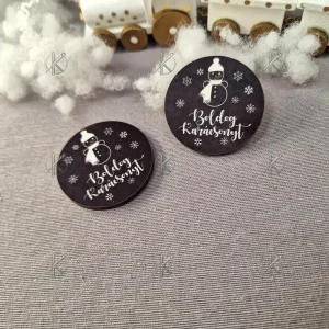 Kör alakú, fa táblácska hóember díszítéssel, 4 cm átmérőjű, 3 mm vastag