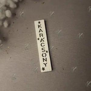 Fa fehér karácsony tábla dekoráció. Kiváló választás akár koszorúkészítéshez is.