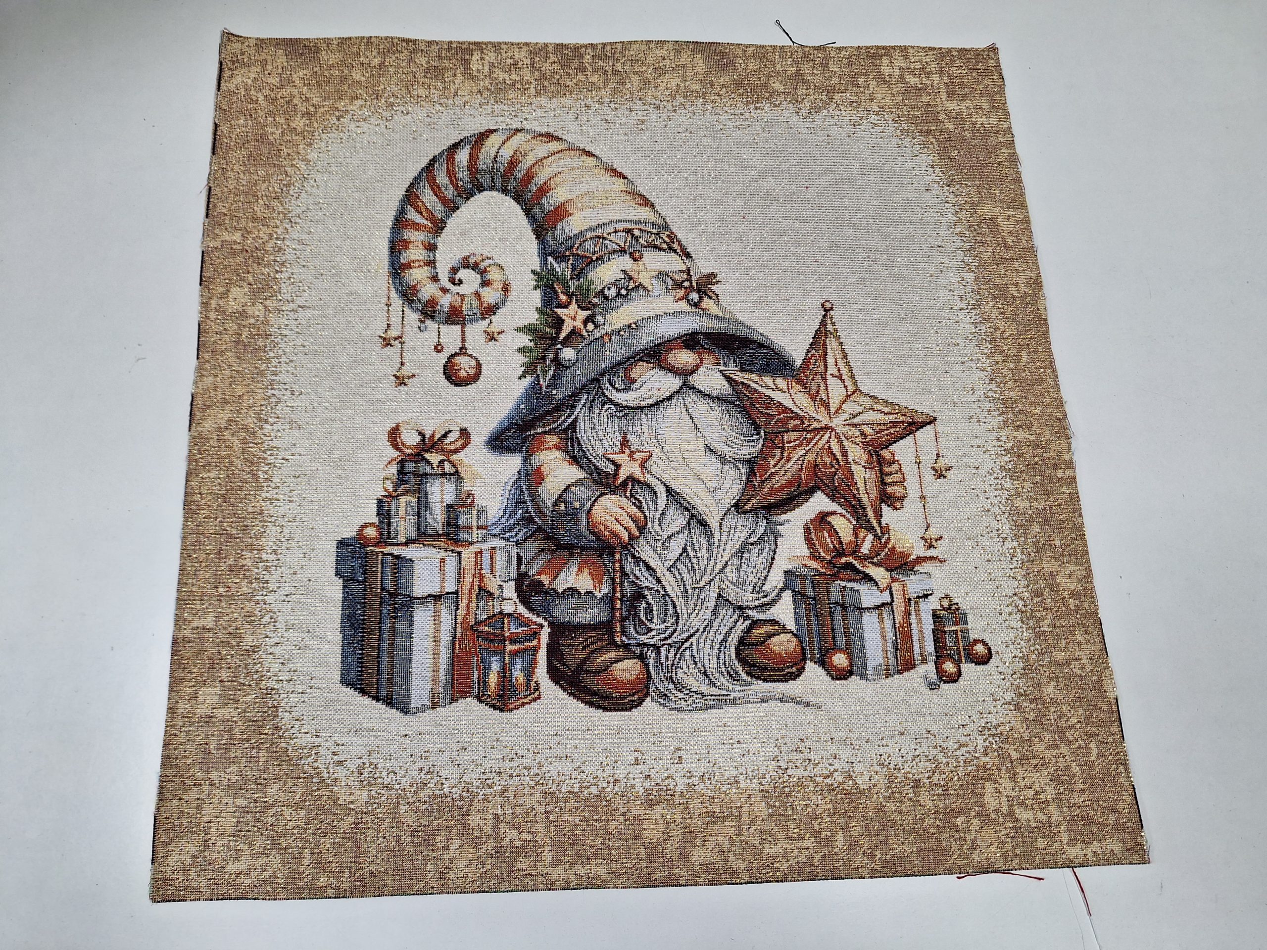 Jacquard manó csillaggal aranyszálas párna panel